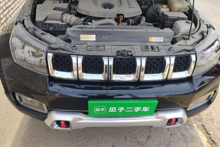 Used BAIC Off-Road BJ40 2020 2.0T Automatic Four-Wheel Drive Urban Hunter Edition Chivalrous Type Engine Bay