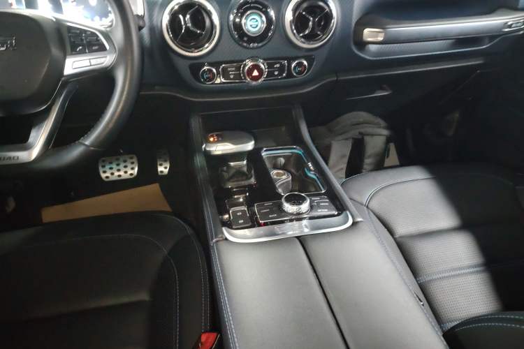 Used BAIC Off-Road BJ40 2020 2.0T Automatic Four-Wheel Drive Urban Hunter Edition Chivalrous Type Gear Lever