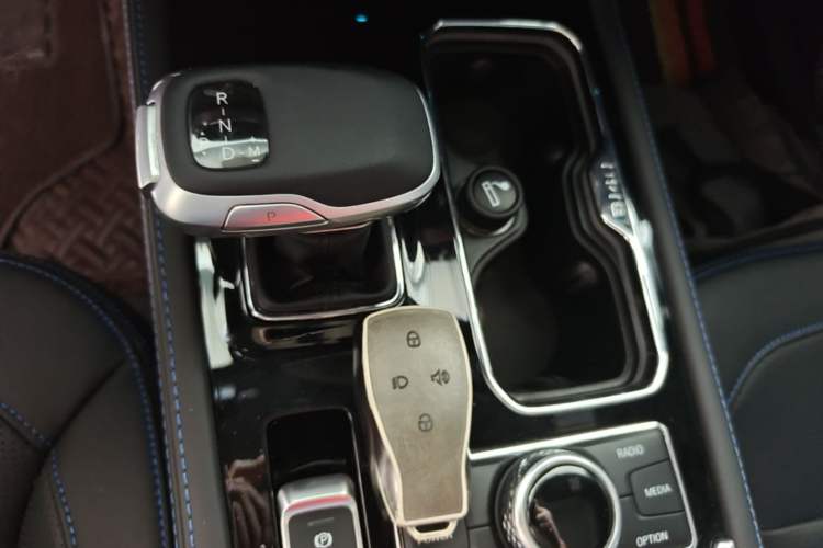 Used BAIC Off-Road BJ40 2020 2.0T Automatic Four-Wheel Drive Urban Hunter Edition Chivalrous Type Gear Lever