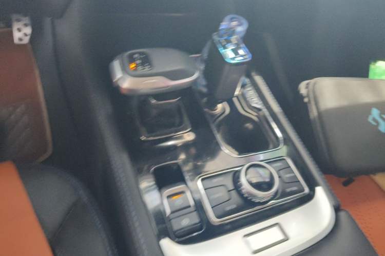 Used BAIC Off-Road BJ40 2020 2.0T Automatic Four-Wheel Drive Urban Hunter Edition Chivalrous Type Gear Lever