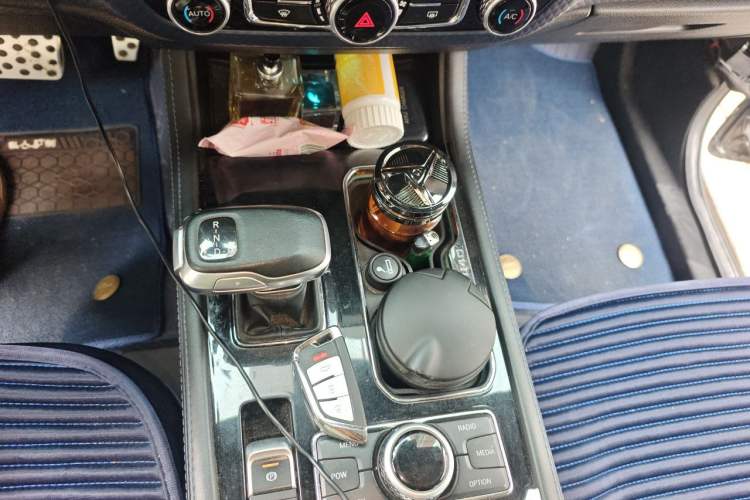 Used BAIC Off-Road BJ40 2020 2.0T Automatic Four-Wheel Drive Tribute Edition 2020 Xieke Version Gear Lever