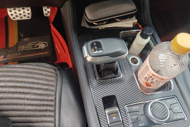 Used BAIC Off-Road BJ40 2020 2.0T Automatic Four-Wheel Drive Urban Hunter Edition Chivalrous Type Gear Lever