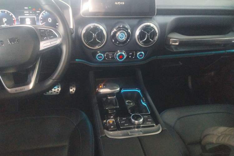 Used BAIC Off-Road BJ40 2020 2.0T Automatic Four-Wheel Drive Urban Hunter Edition Chivalrous Type Gear Lever