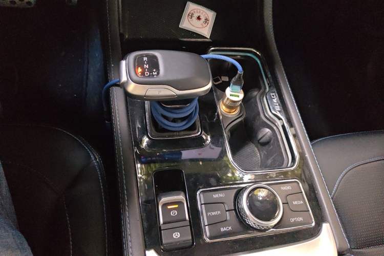 Used BAIC Off-Road BJ40 2020 2.0T Automatic Four-Wheel Drive Urban Hunter Edition Chivalrous Type Gear Lever