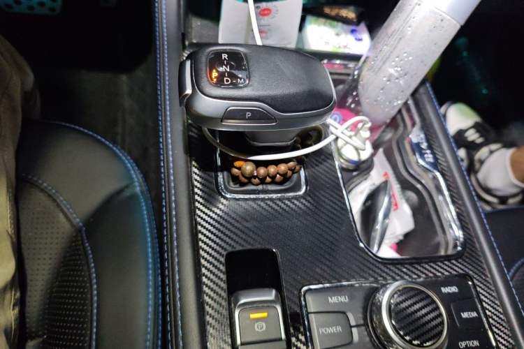 Used BAIC Off-Road BJ40 2020 2.0T Automatic Four-Wheel Drive Urban Hunter Edition Chivalrous Type Gear Lever