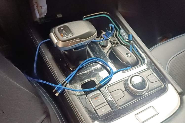 Used BAIC Off-Road BJ40 2020 2.0T Automatic Four-Wheel Drive Urban Hunter Edition Chivalrous Type Gear Lever