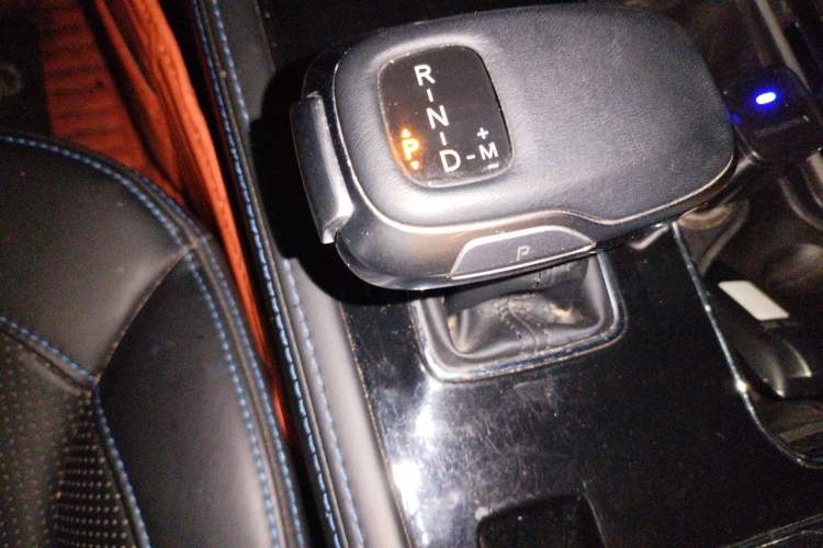 Used BAIC Off-Road BJ40 2020 2.0T Automatic Four-Wheel Drive Urban Hunter Edition Chivalrous Type Gear Lever