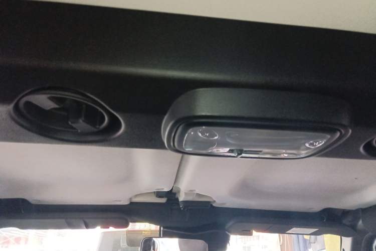 Used BAIC Off-Road BJ40 2020 2.0T Automatic Four-Wheel Drive Urban Hunter Edition Chivalrous Type Headliner
