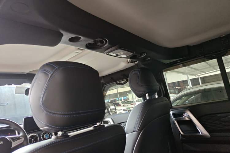 Used BAIC Off-Road BJ40 2020 2.0T Automatic Four-Wheel Drive Urban Hunter Edition Chivalrous Type Headliner