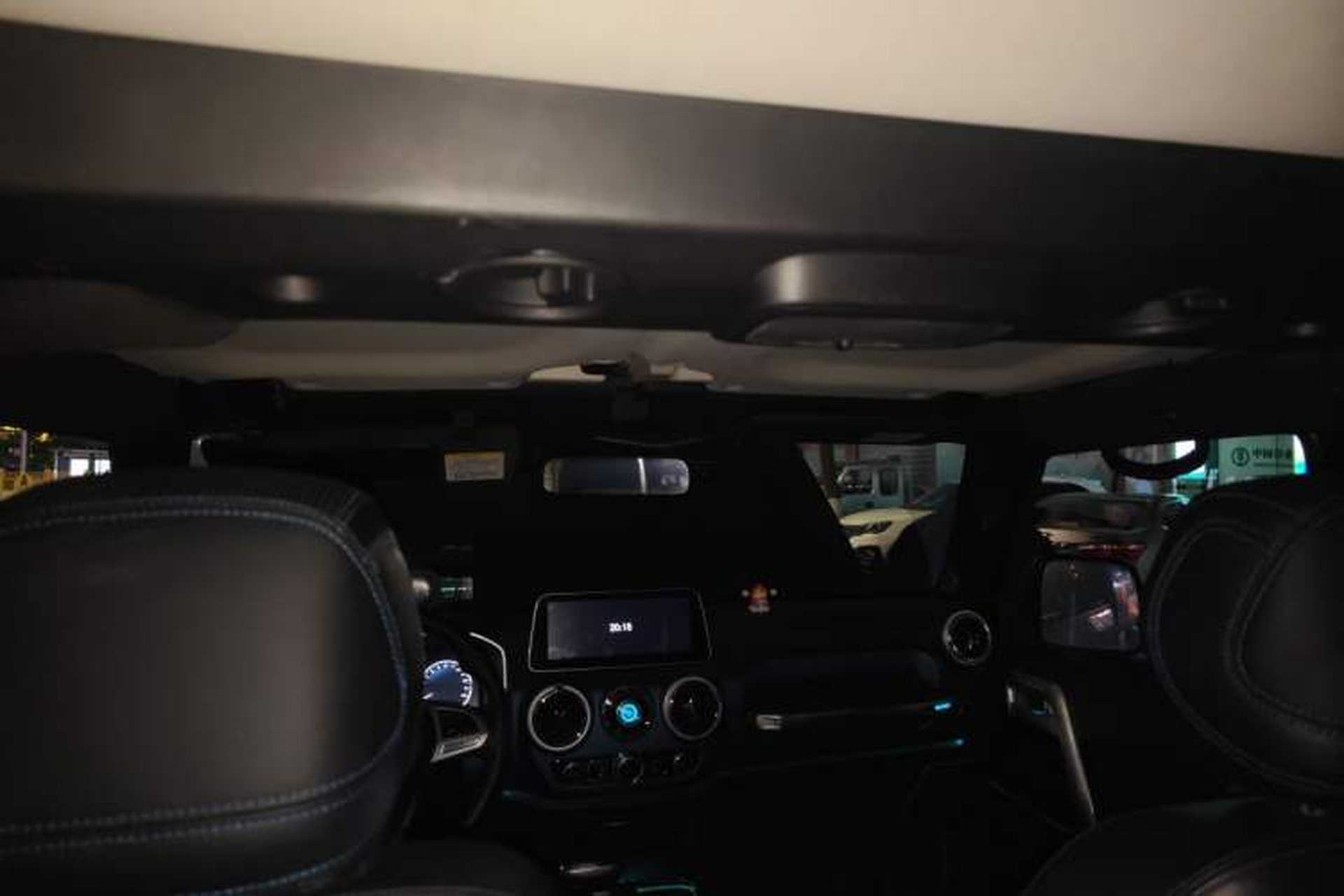 Used BAIC Off-Road BJ40 2020 2.0T Automatic Four-Wheel Drive Urban Hunter Edition Chivalrous Type Headliner