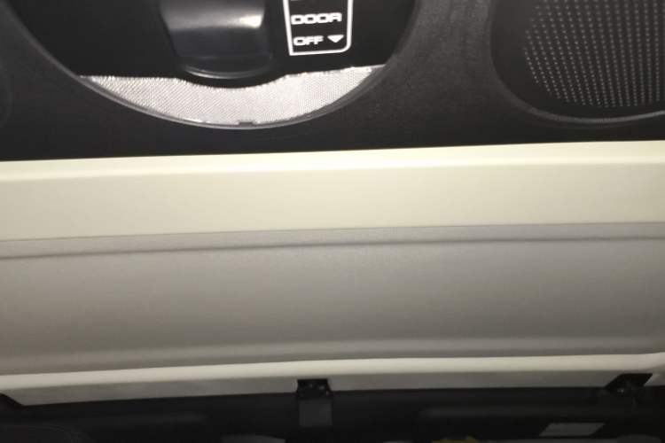 Used BAIC Off-Road BJ40 2020 2.0T Automatic Four-Wheel Drive Tribute Edition 2020 Xieke Version Headliner