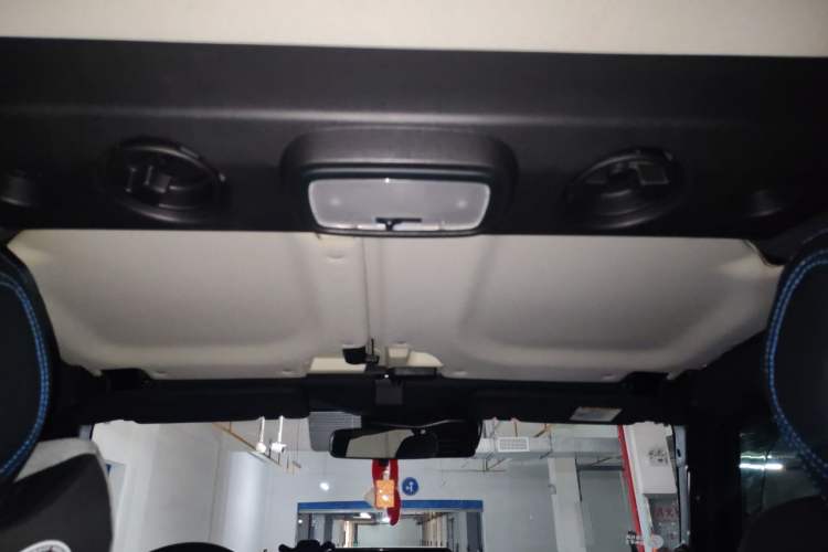 Used BAIC Off-Road BJ40 2020 2.0T Automatic Four-Wheel Drive Urban Hunter Edition Chivalrous Type Headliner