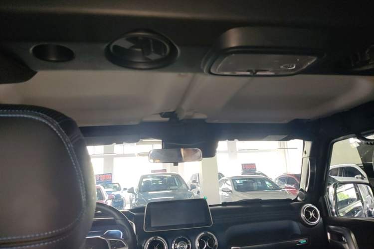 Used BAIC Off-Road BJ40 2020 2.0T Automatic Two-Wheel Drive Urban Hunter Edition Chivalrous Type Headliner