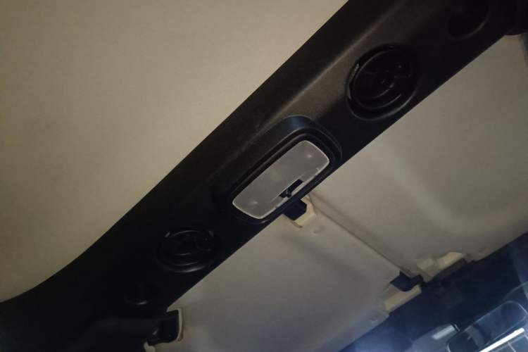 Used BAIC Off-Road BJ40 2020 2.0T Automatic Four-Wheel Drive Urban Hunter Edition Chivalrous Type Headliner