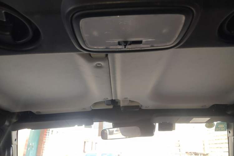 Used BAIC Off-Road BJ40 2020 2.0T Automatic Four-Wheel Drive Urban Hunter Edition Chivalrous Type Headliner