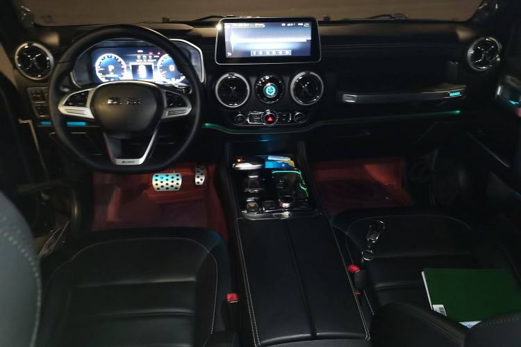 Used BAIC Off-Road BJ40 2020 2.0T Automatic Two-Wheel Drive Urban Hunter Edition Chivalrous Type Interior 2