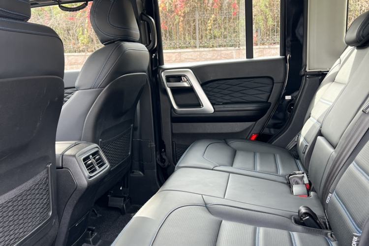 Used BAIC Off-Road BJ40 2020 2.0T Automatic Four-Wheel Drive Urban Hunter Edition Chivalrous Type Interior 2