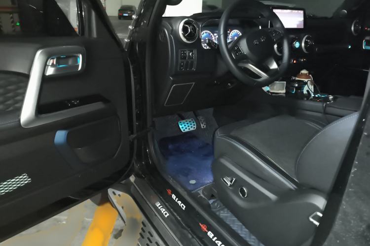 Used BAIC Off-Road BJ40 2020 2.0T Automatic Four-Wheel Drive Tribute Edition 2020 Xieke Version Interior 3