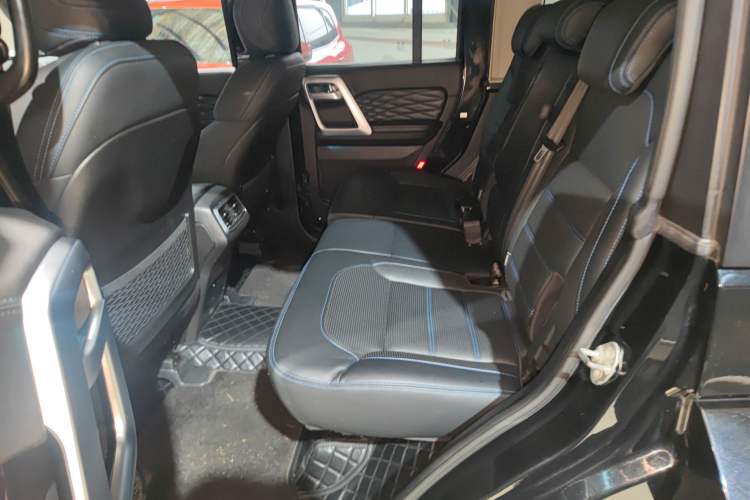 Used BAIC Off-Road BJ40 2020 2.0T Automatic Four-Wheel Drive Urban Hunter Edition Chivalrous Type Interior 4