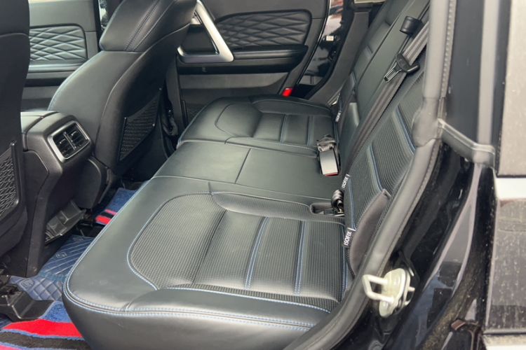 Used BAIC Off-Road BJ40 2020 2.0T Automatic Four-Wheel Drive Urban Hunter Edition Chivalrous Type Interior 4