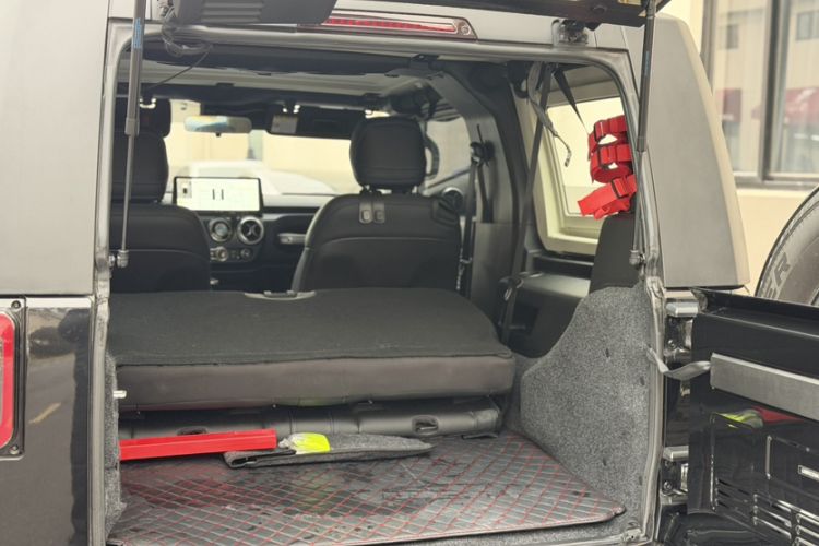Used BAIC Off-Road BJ40 2020 2.0T Automatic Four-Wheel Drive Tribute Edition 2020 Xieke Version Interior 8