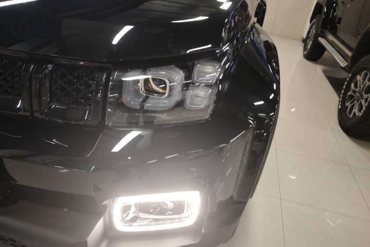 Used BAIC Off-Road BJ40 2020 2.0T Automatic Four-Wheel Drive Urban Hunter Edition Chivalrous Type Left Front Headlight