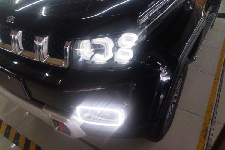 Used BAIC Off-Road BJ40 2020 2.0T Automatic Four-Wheel Drive Urban Hunter Edition Chivalrous Type Left Front Headlight