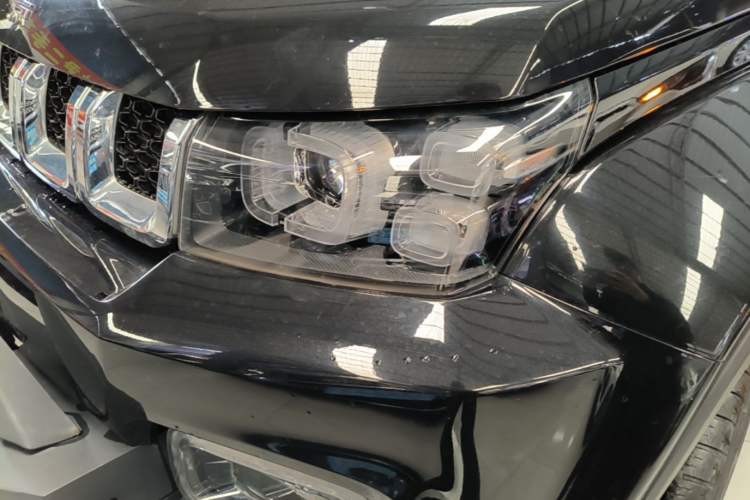 Used BAIC Off-Road BJ40 2020 2.0T Automatic Four-Wheel Drive Urban Hunter Edition Chivalrous Type Left Front Headlight