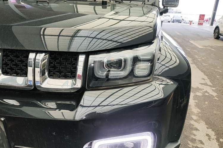Used BAIC Off-Road BJ40 2020 2.0T Automatic Four-Wheel Drive Urban Hunter Edition Chivalrous Type Left Front Headlight