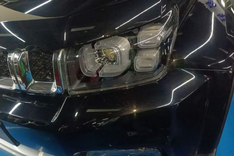 Used BAIC Off-Road BJ40 2020 2.0T Automatic Four-Wheel Drive Urban Hunter Edition Chivalrous Type Left Front Headlight