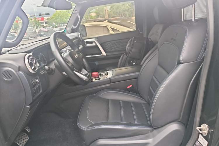 Used BAIC Off-Road BJ40 2020 2.0T Automatic Four-Wheel Drive Tribute Edition 2020 Xieke Version Left Front Seat