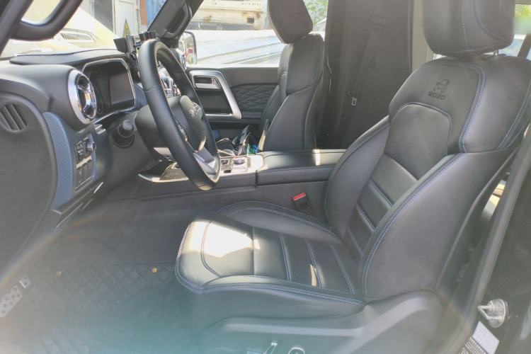 Used BAIC Off-Road BJ40 2020 2.0T Automatic Four-Wheel Drive Tribute Edition 2020 Xieke Version Left Front Seat