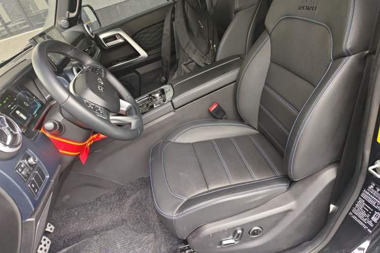 Used BAIC Off-Road BJ40 2020 2.0T Automatic Four-Wheel Drive Tribute Edition 2020 Xieke Version Left Front Seat