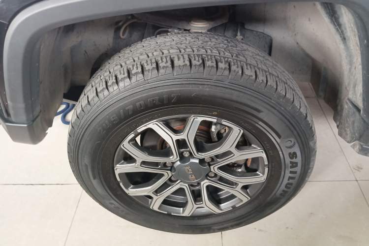 Used BAIC Off-Road BJ40 2020 2.0T Automatic Four-Wheel Drive Urban Hunter Edition Chivalrous Type Left Front Wheel Hub