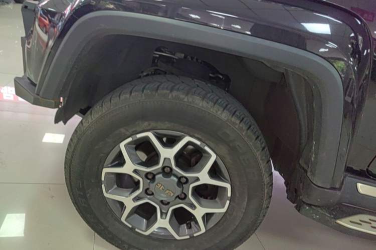Used BAIC Off-Road BJ40 2020 2.0T Automatic Four-Wheel Drive Tribute Edition 2020 Xieke Version Left Front Wheel Hub