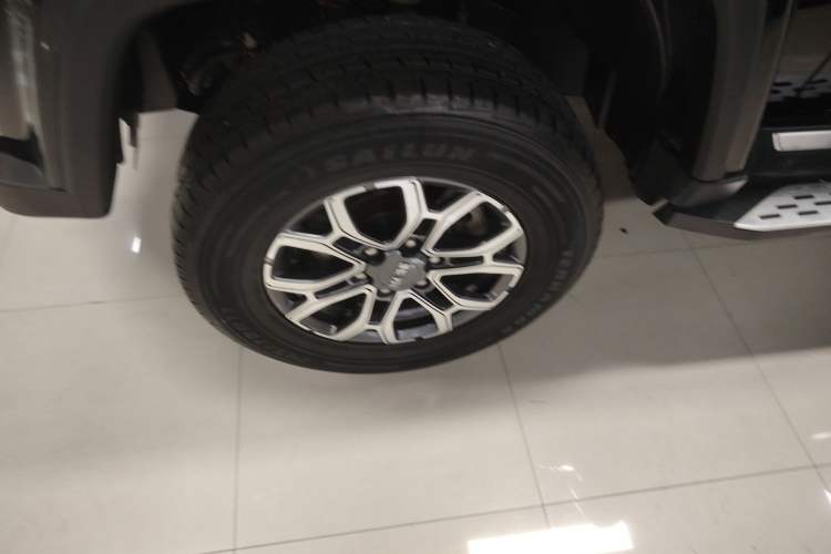 Used BAIC Off-Road BJ40 2020 2.0T Automatic Four-Wheel Drive Urban Hunter Edition Chivalrous Type Left Front Wheel Hub