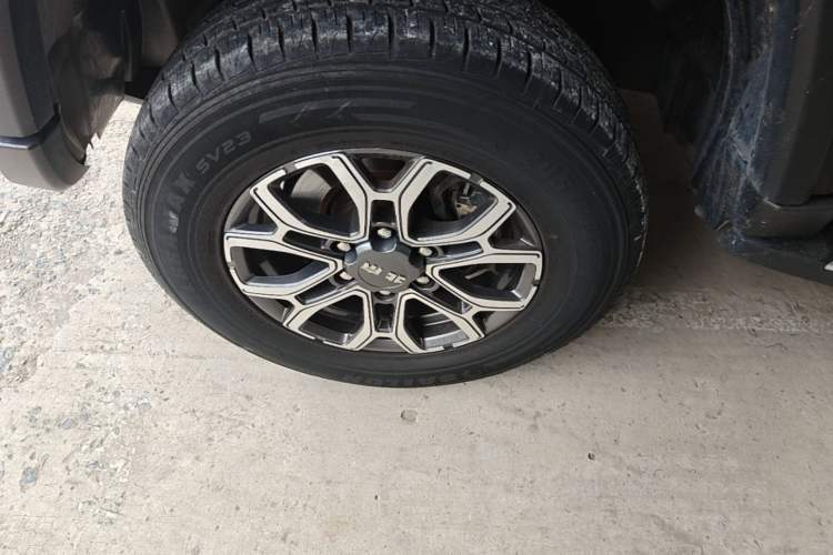Used BAIC Off-Road BJ40 2020 2.0T Automatic Four-Wheel Drive Urban Hunter Edition Chivalrous Type Left Front Wheel Hub