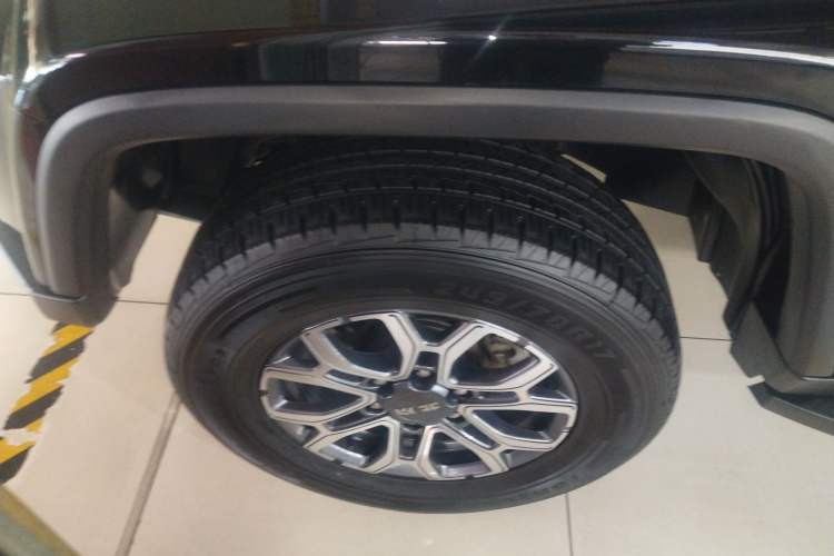 Used BAIC Off-Road BJ40 2020 2.0T Automatic Four-Wheel Drive Urban Hunter Edition Chivalrous Type Left Front Wheel Hub