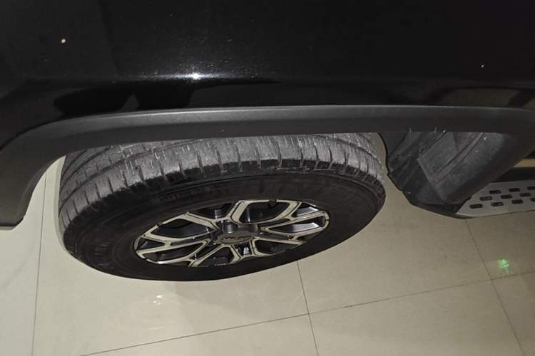 Used BAIC Off-Road BJ40 2020 2.0T Automatic Four-Wheel Drive Urban Hunter Edition Chivalrous Type Left Front Wheel Hub