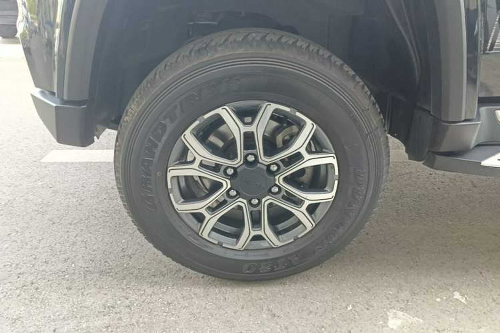 Used BAIC Off-Road BJ40 2020 2.0T Automatic Four-Wheel Drive Urban Hunter Edition Chivalrous Type Left Front Wheel Hub
