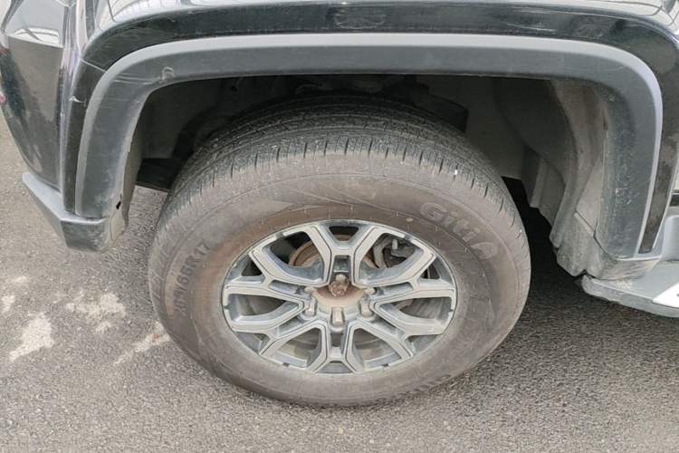 Used BAIC Off-Road BJ40 2020 2.0T Automatic Four-Wheel Drive Urban Hunter Edition Chivalrous Type Left Front Wheel Hub