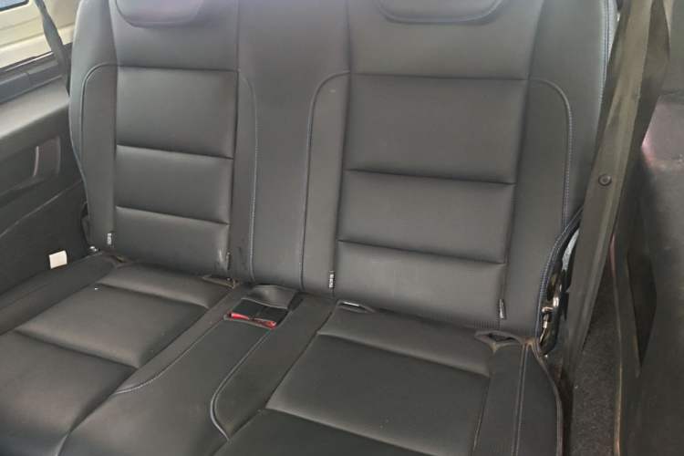 Used BAIC Off-Road BJ40 2020 2.0T Automatic Four-Wheel Drive Tribute Edition 2020 Xieke Version Left Rear Seat