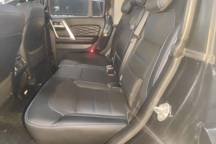 Used BAIC Off-Road BJ40 2020 2.0T Automatic Four-Wheel Drive Urban Hunter Edition Chivalrous Type Left Rear Seat