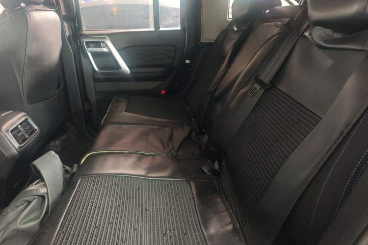 Used BAIC Off-Road BJ40 2020 2.0T Automatic Two-Wheel Drive Urban Hunter Edition Pioneer Version Left Rear Seat