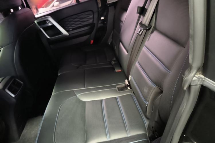 Used BAIC Off-Road BJ40 2020 2.0T Automatic Four-Wheel Drive Urban Hunter Edition Chivalrous Type Left Rear Seat