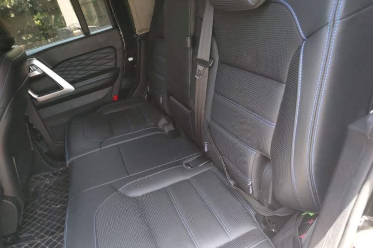 Used BAIC Off-Road BJ40 2020 2.0T Automatic Four-Wheel Drive Urban Hunter Edition Chivalrous Type Left Rear Seat
