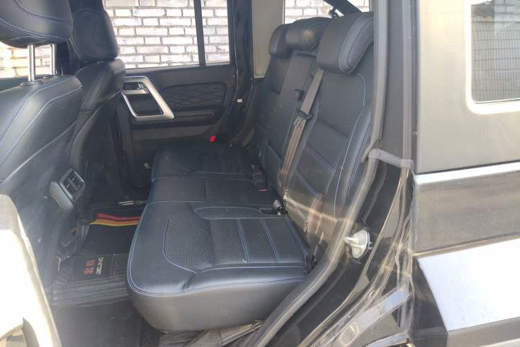 Used BAIC Off-Road BJ40 2020 2.0T Automatic Four-Wheel Drive Urban Hunter Edition Chivalrous Type Left Rear Seat