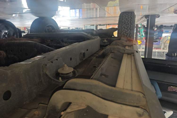 Used BAIC Off-Road BJ40 2020 2.0T Automatic Two-Wheel Drive Urban Hunter Edition Pioneer Version Left Side Sill