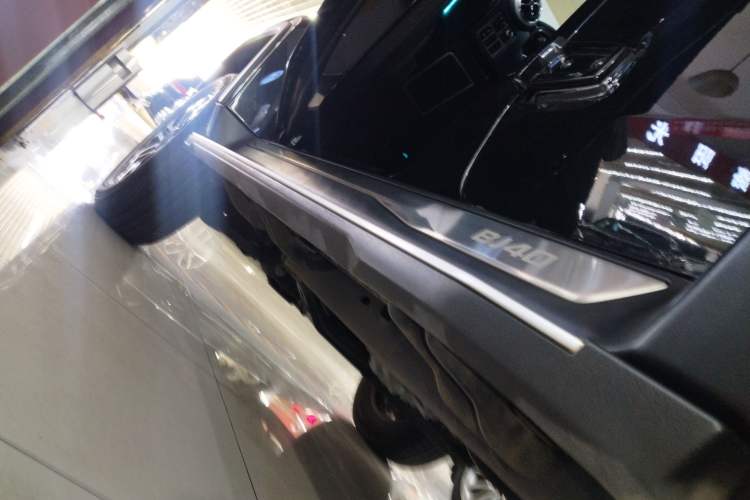 Used BAIC Off-Road BJ40 2020 2.0T Automatic Four-Wheel Drive Urban Hunter Edition Chivalrous Type Left Side Sill