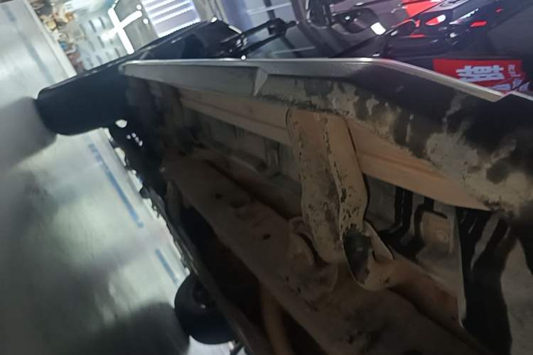 Used BAIC Off-Road BJ40 2020 2.0T Automatic Four-Wheel Drive Urban Hunter Edition Chivalrous Type Left Side Sill